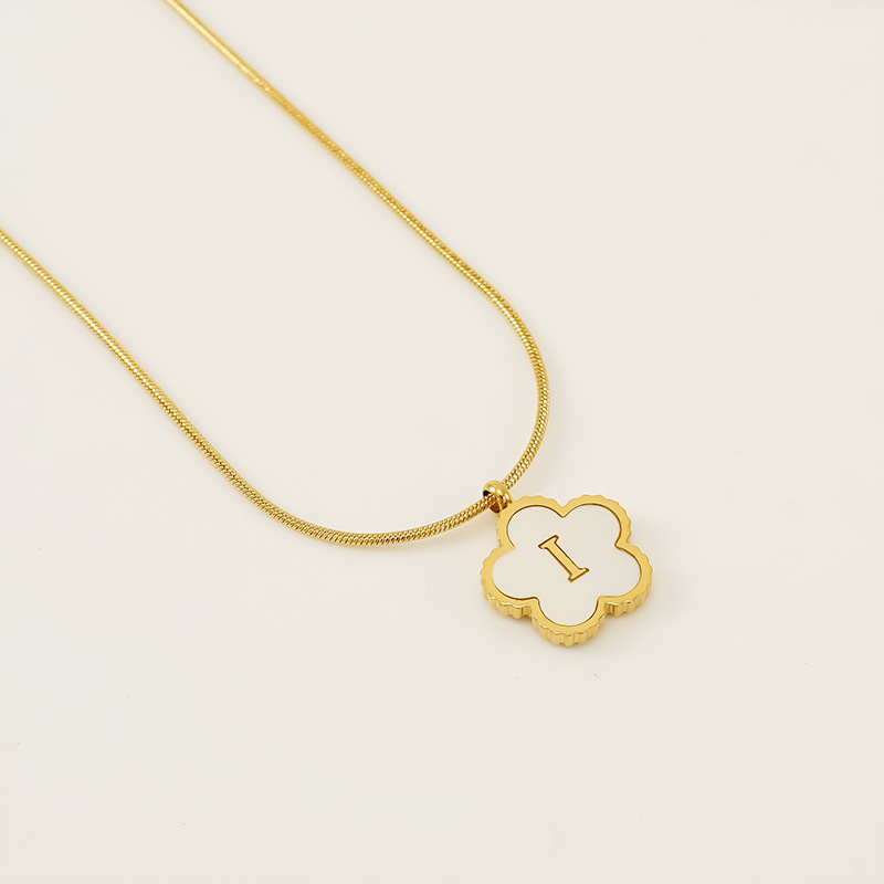 Or / Collier avec pendentif en forme de coquillage pour femme, série simple, lettre I, en acier inoxydable plaqué or 18 carats, 1 pièce Image9